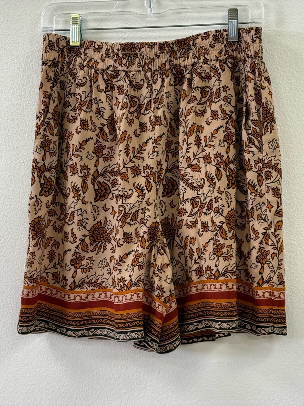 beachlunchlounge High Waist Floral Paisley Shorts in Beige, Brown, Rust